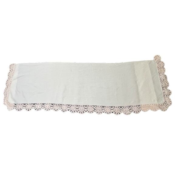 Table Runner Beige Dresser Scarf Crocheted Edge Pinwheel Cutout 63x19 Vintage - Picture 8 of 11